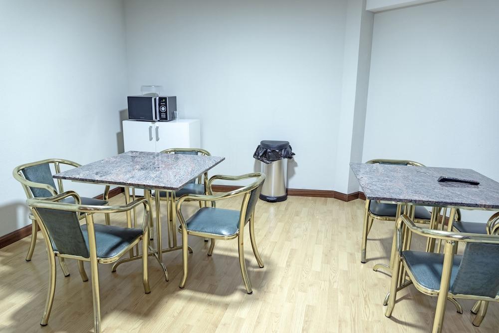 Hostal Alda Palencia Plaza מראה חיצוני תמונה