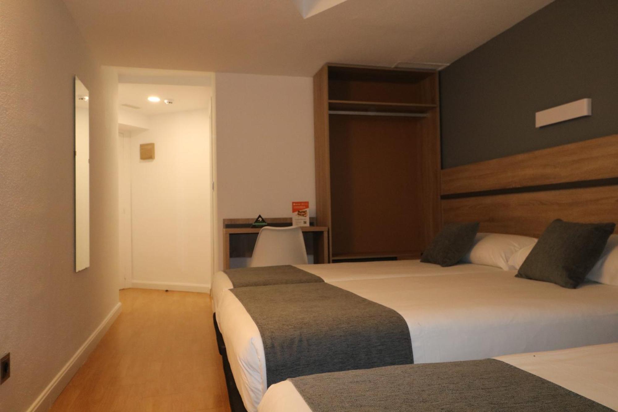 Hostal Alda Palencia Plaza מראה חיצוני תמונה