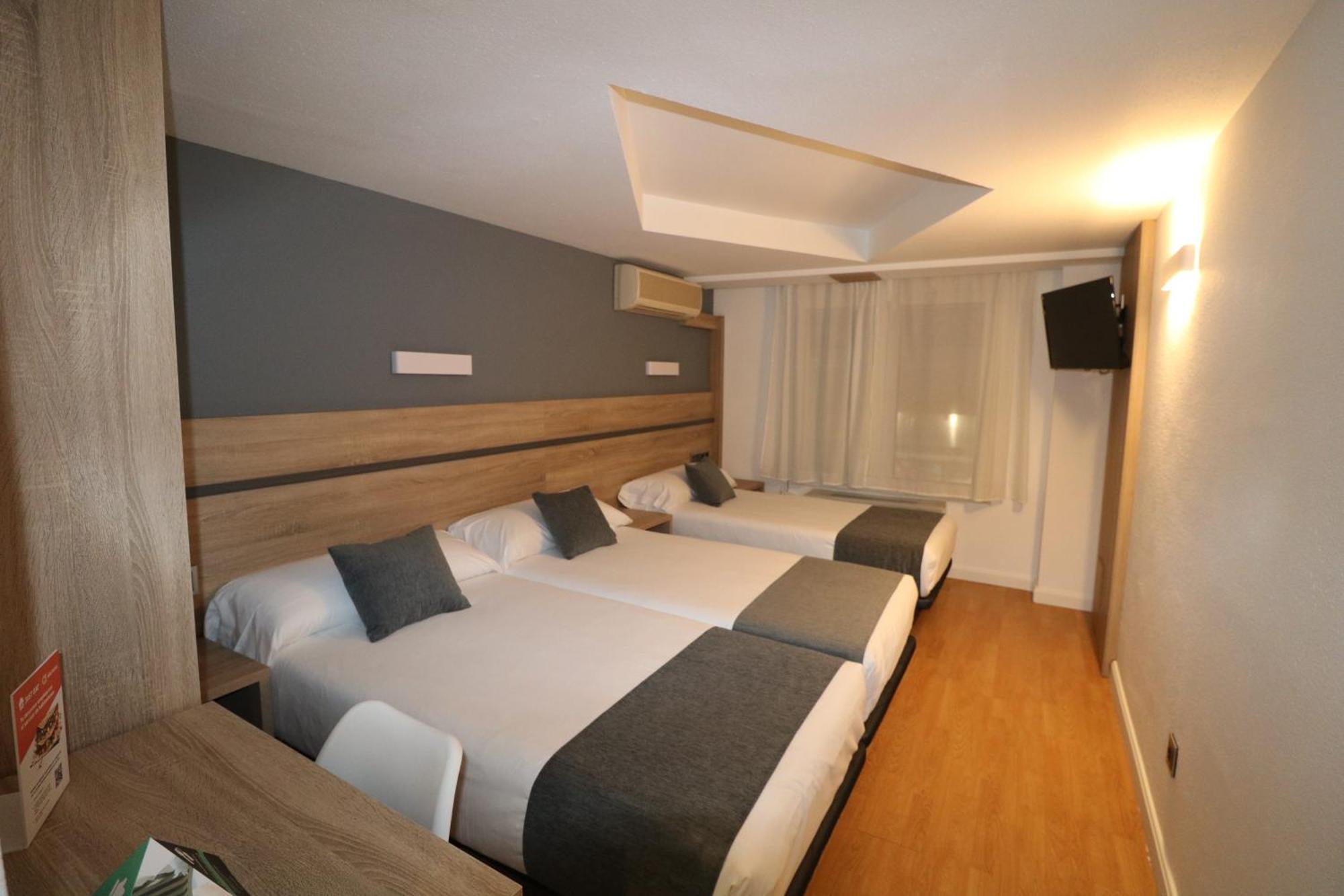 Hostal Alda Palencia Plaza מראה חיצוני תמונה