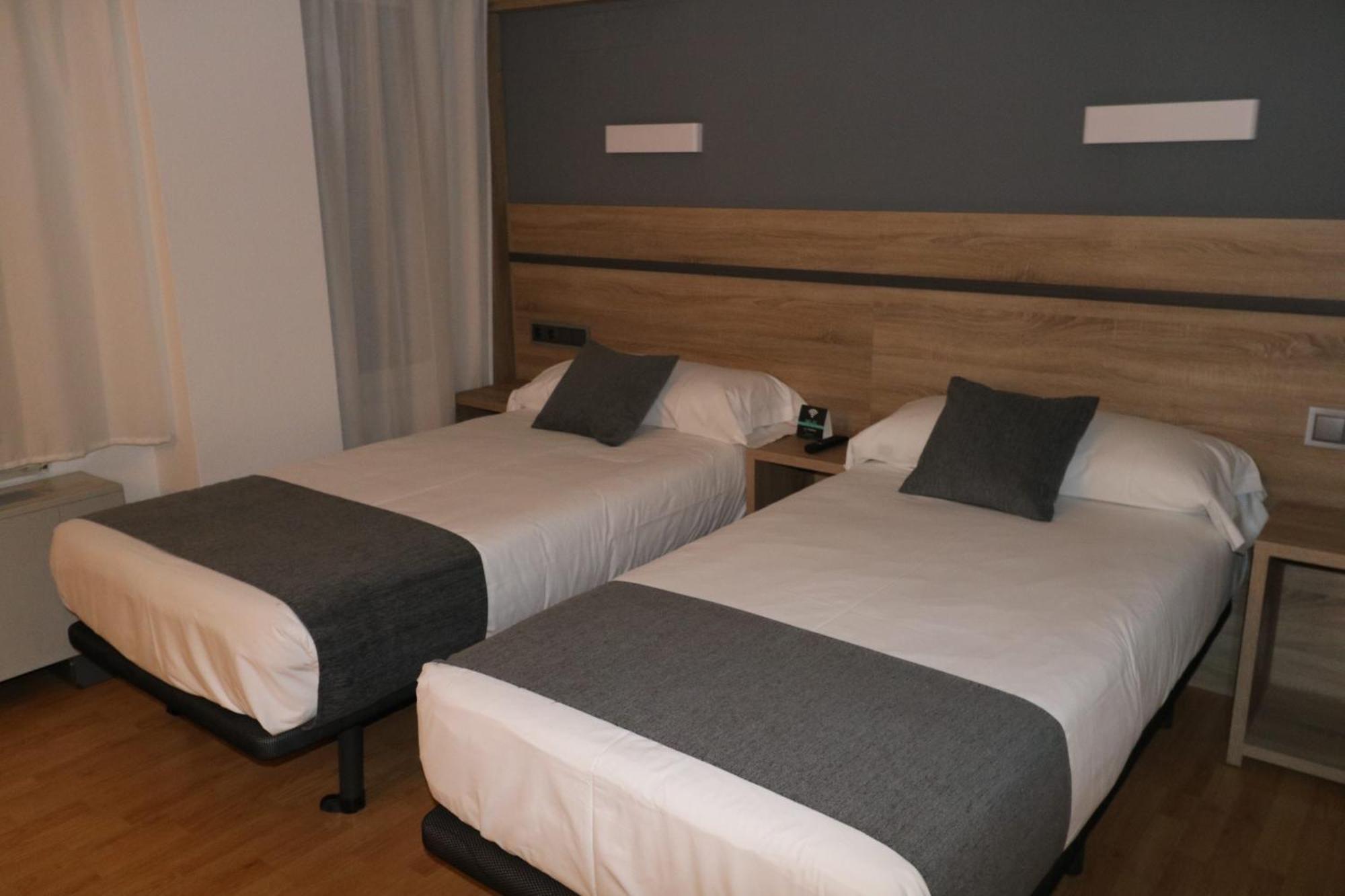 Hostal Alda Palencia Plaza מראה חיצוני תמונה