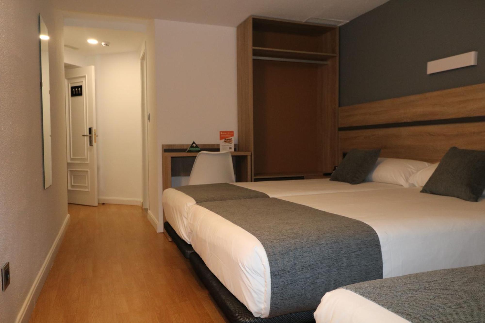 Hostal Alda Palencia Plaza מראה חיצוני תמונה