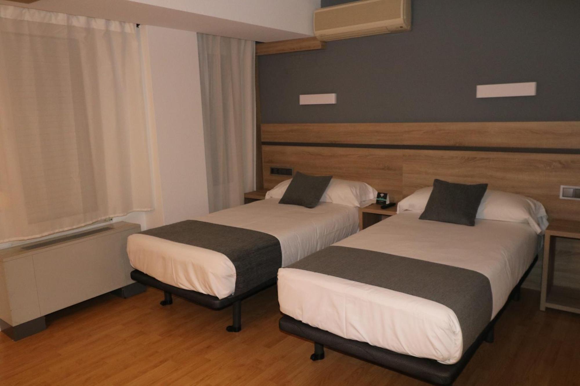 Hostal Alda Palencia Plaza מראה חיצוני תמונה