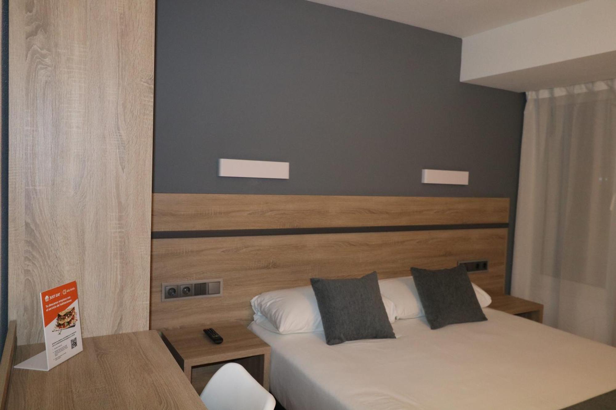 Hostal Alda Palencia Plaza מראה חיצוני תמונה