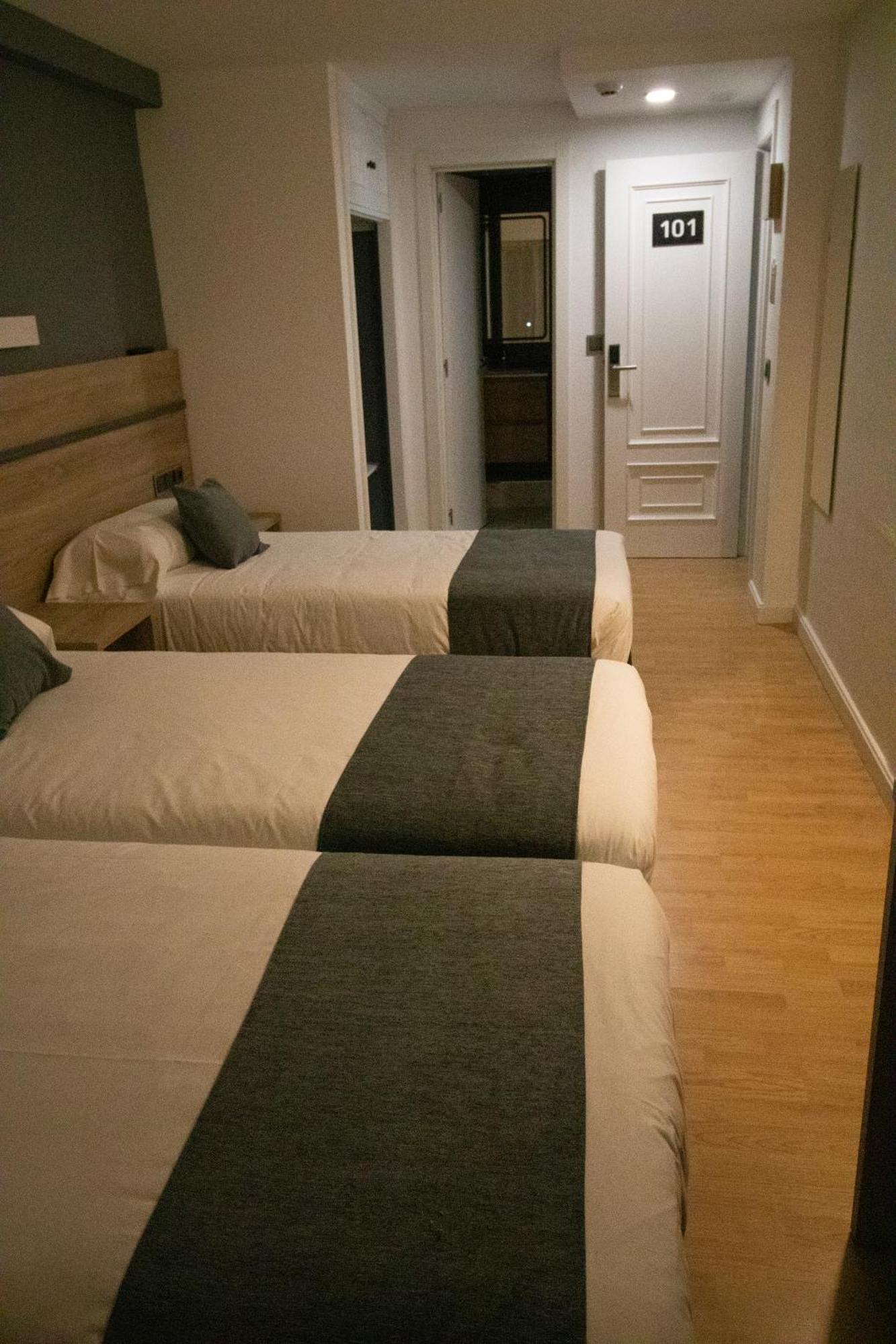 Hostal Alda Palencia Plaza מראה חיצוני תמונה